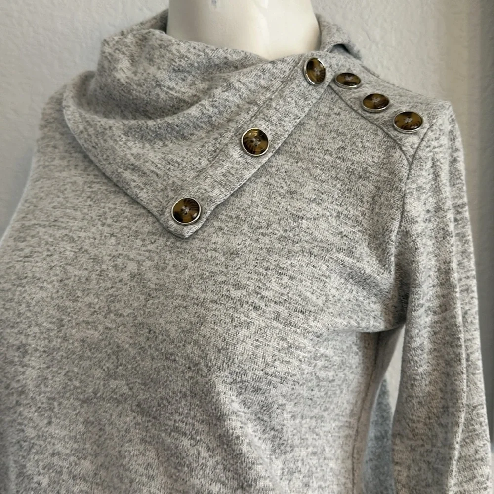89th + Madison Gray Soft Light Weight Sweater - Picture 4 of 10